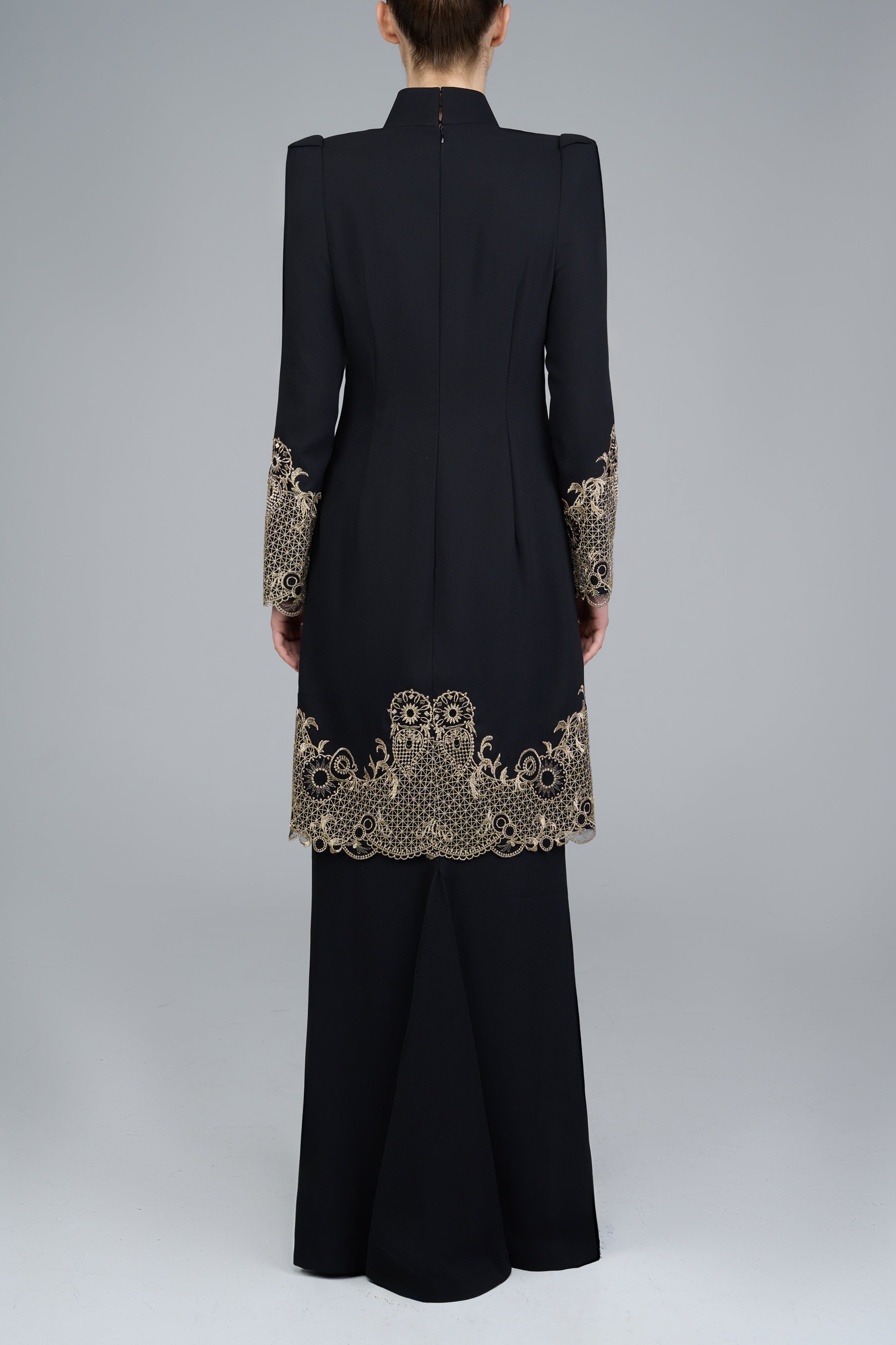 Angsoka Kurung in Black