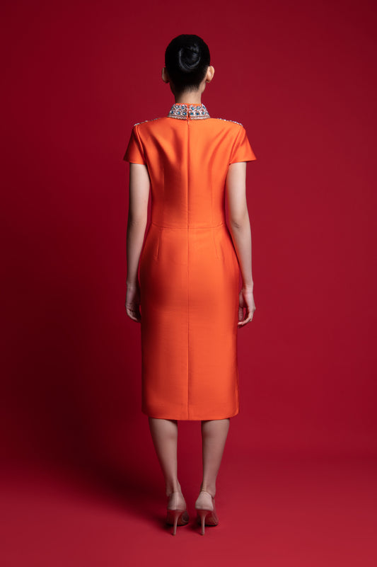 Aylin in Orange