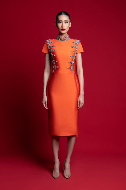 Aylin in Orange