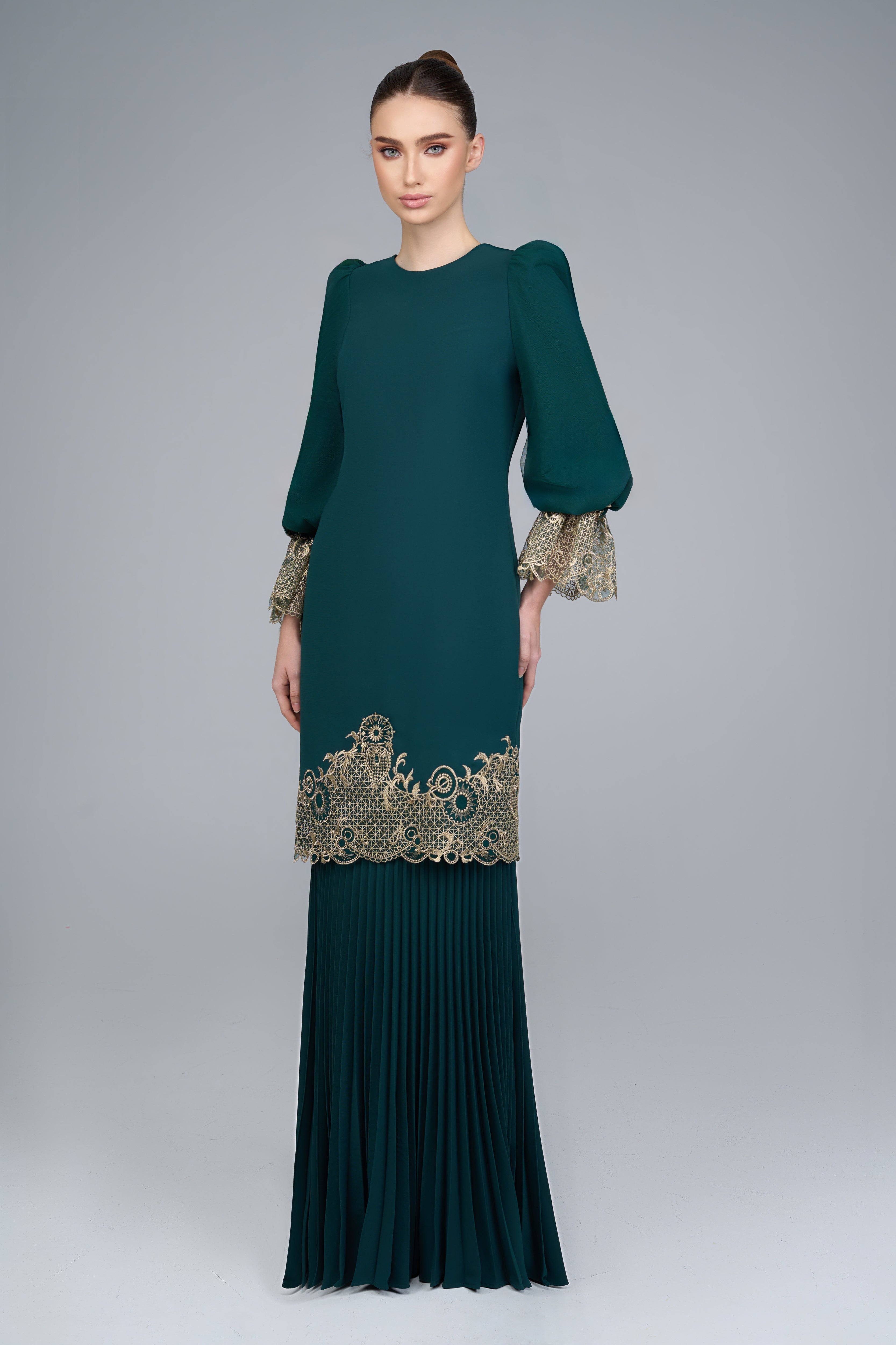 Malai Kurung in Emerald Green